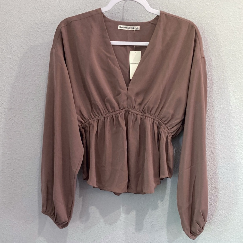 New Abercrombie Puff Sleeve V Neck Boho Contemporary Neutral Satin Top
